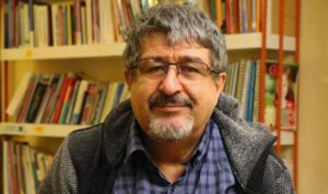 haberler Aziz Konukman Kimdir?